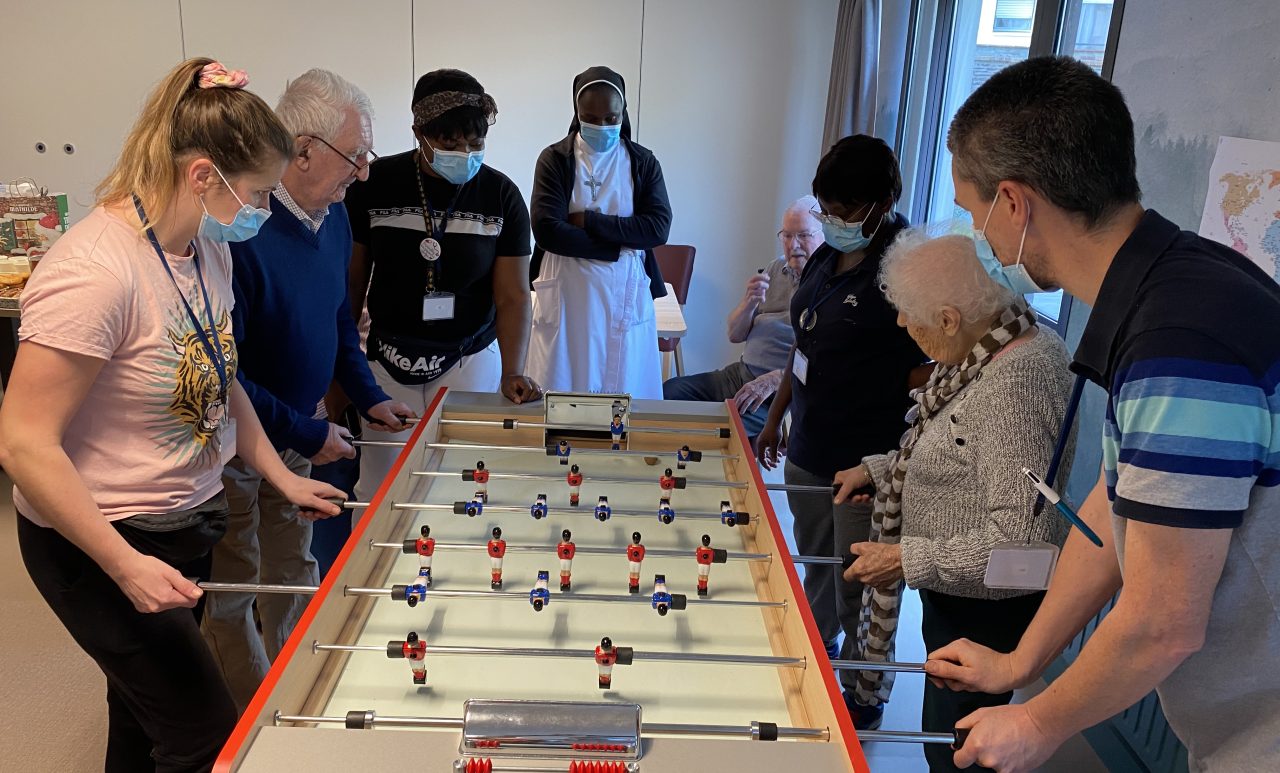 Maison Saint Louis Hospitalite Saint Thomas De Villeneuve En Images Baby Foot Place Du Village