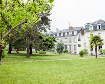 Maison Saint Louis Hospitalite Saint Thomas De Villeneuve En Images Parc