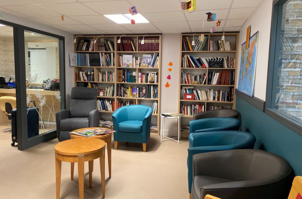 La bibliothèque de la Maison Saint-Louis